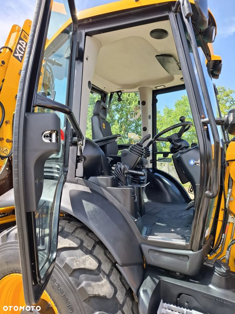 JCB 4CX - 37