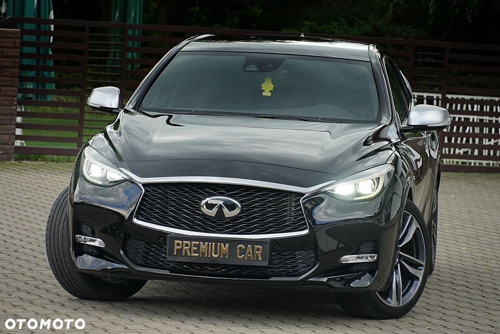 Infiniti Q30 2.0t DCT AWD Sport City Black - 2