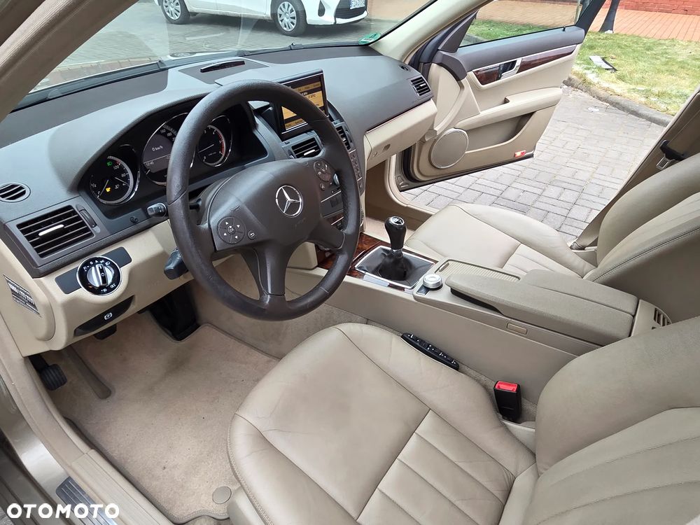 Mercedes-Benz Klasa C 250 CDI DPF BlueEFFICIENCY - 30
