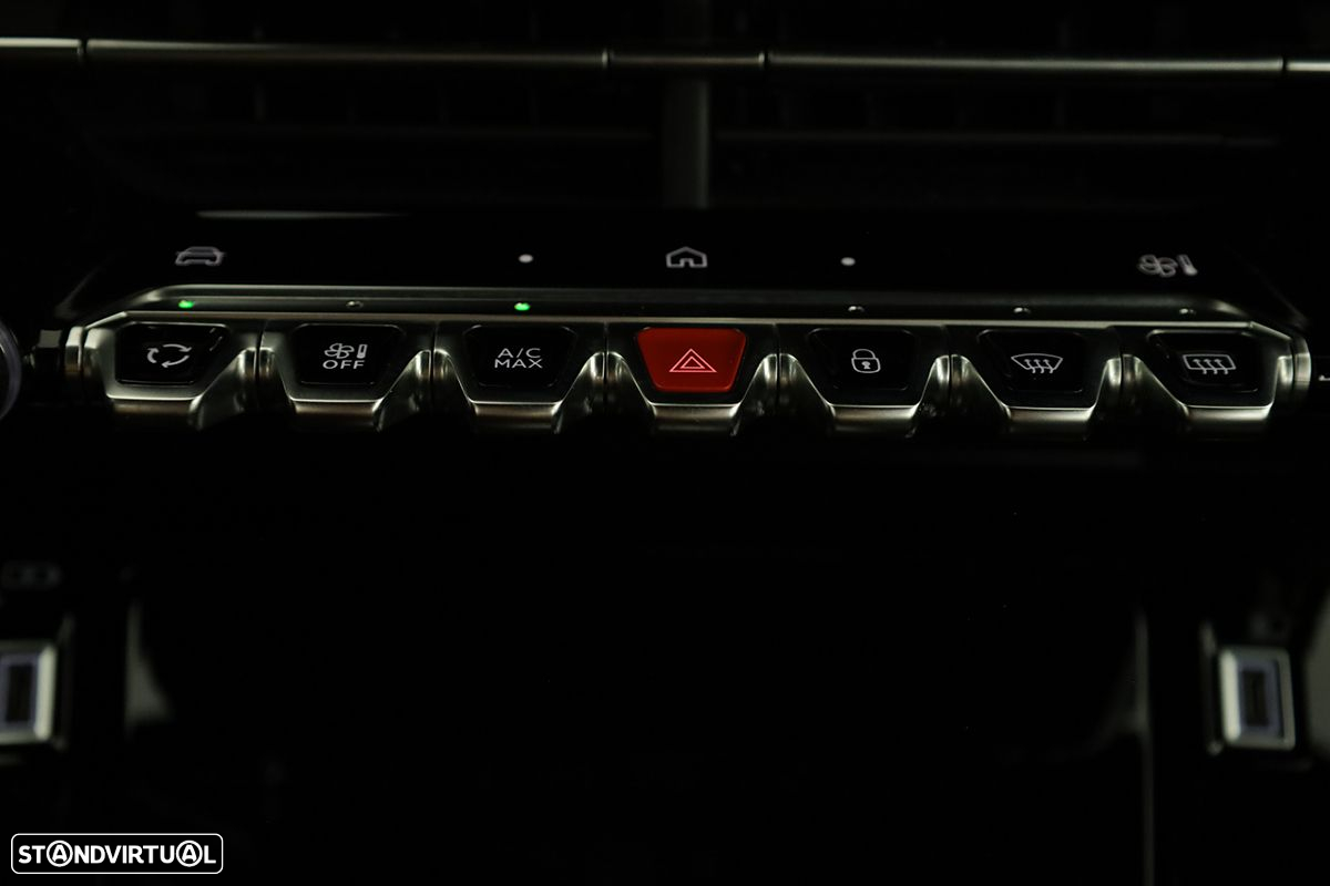 Peugeot 2008 1.2 PureTech Allure EAT8 - 13