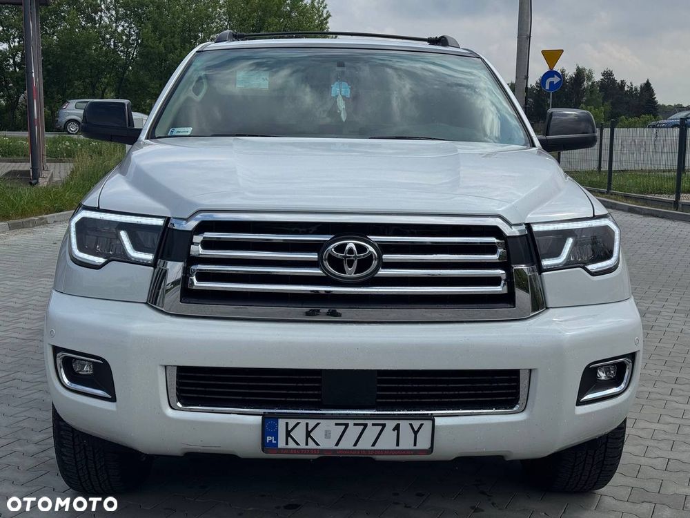Toyota Sequoia - 3