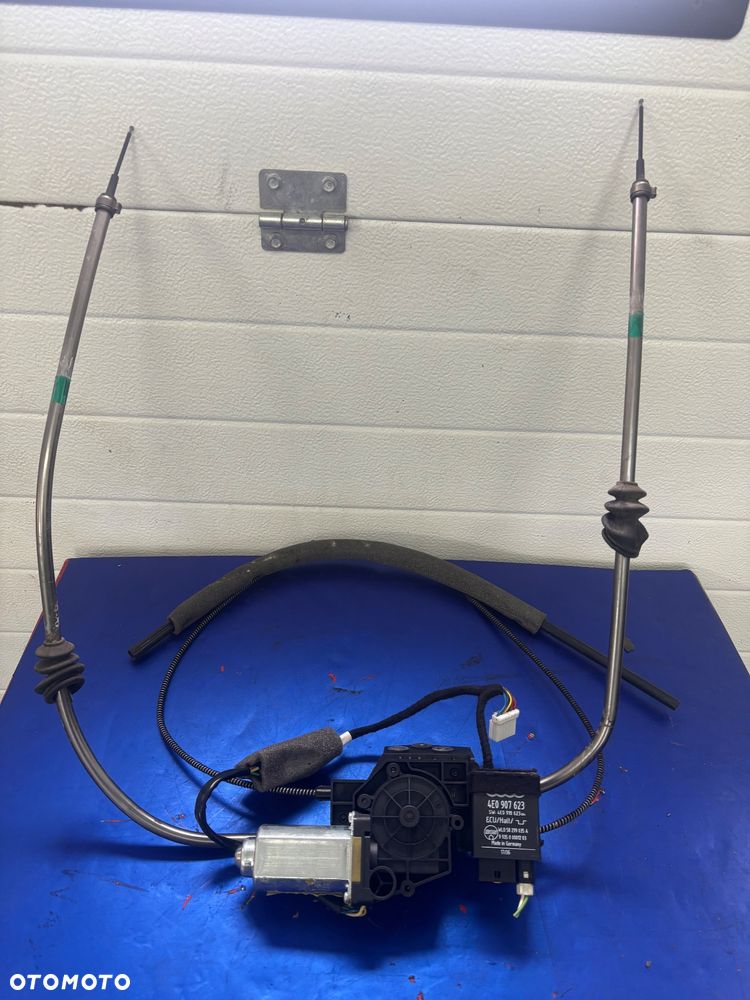 AUDI A8 D3 PODNOŚNIK ROLETY DRZWI PRAWY TYL 4E0907623 4E0861964 - 1