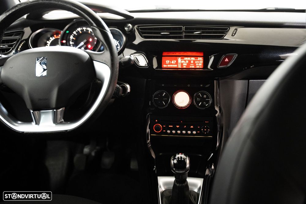 Citroën DS3 1.6 e-HDi So Chic - 12