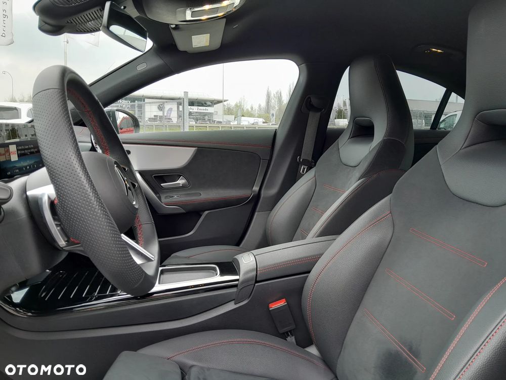 Mercedes-Benz CLA 200 AMG Line 7G-DCT - 9