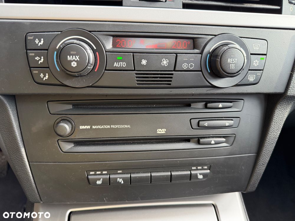 BMW Seria 3 318i Edition Sport - 13