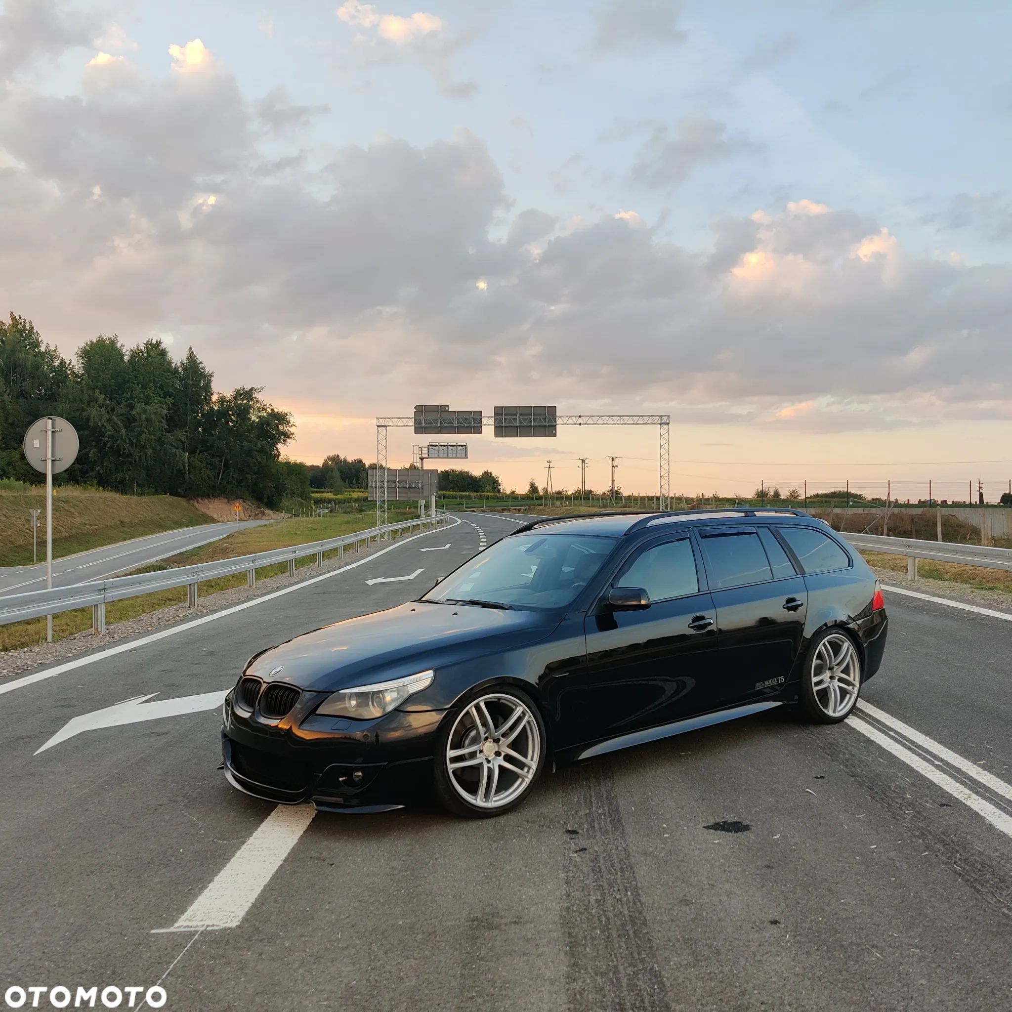 BMW Seria 5 545i - 1
