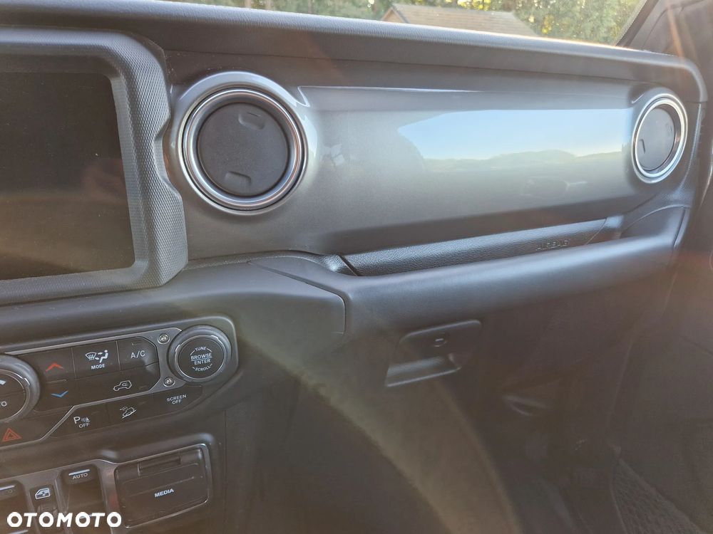 Jeep Wrangler Unlimited GME 2.0 Turbo Sahara - 22