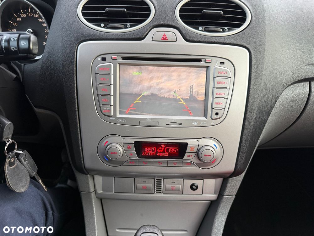 Ford Focus 1.6 16V Ghia - 17
