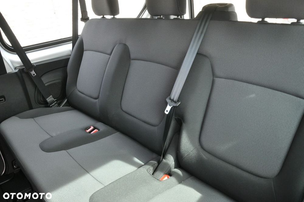 Renault Trafic Grand 2.0 dCi EDC - 11