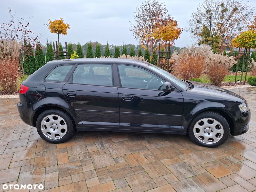 Audi A3 Sportback 1.6 Ambiente - 23