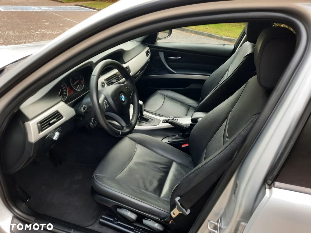 BMW Seria 3 320i Edition Exclusive - 24