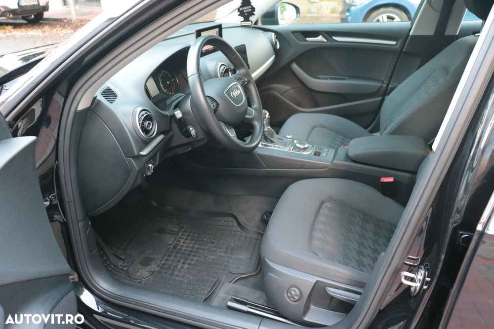 Audi A3 Sportback 1.6 TDI Stronic Attraction - 6