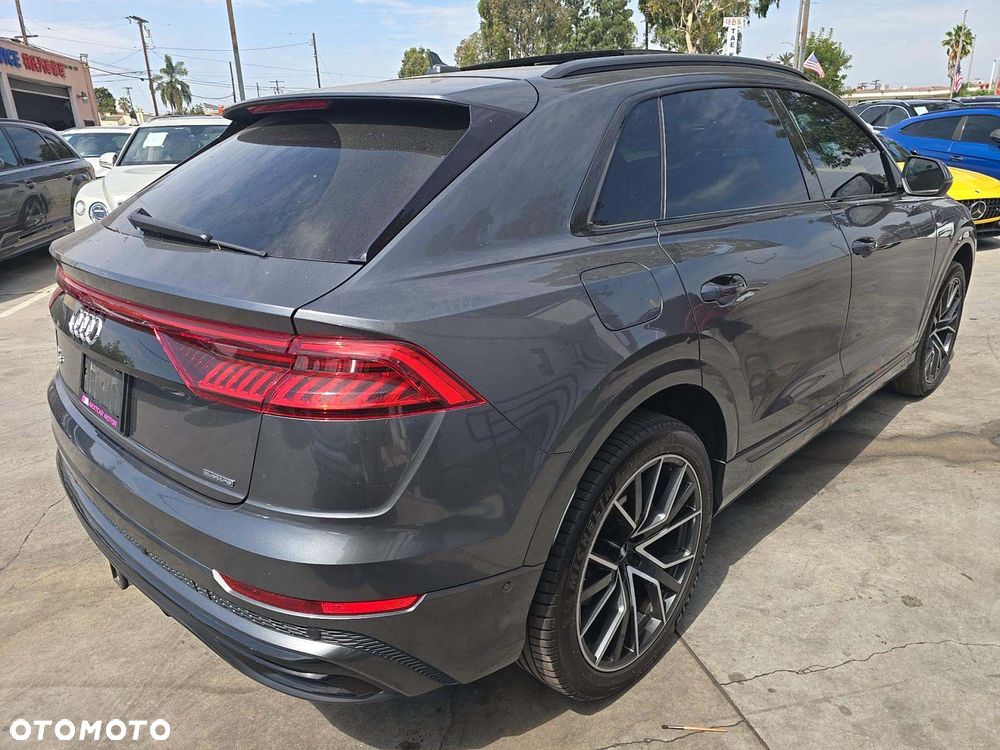 Audi Q8 55 TFSI quattro tiptronic - 4