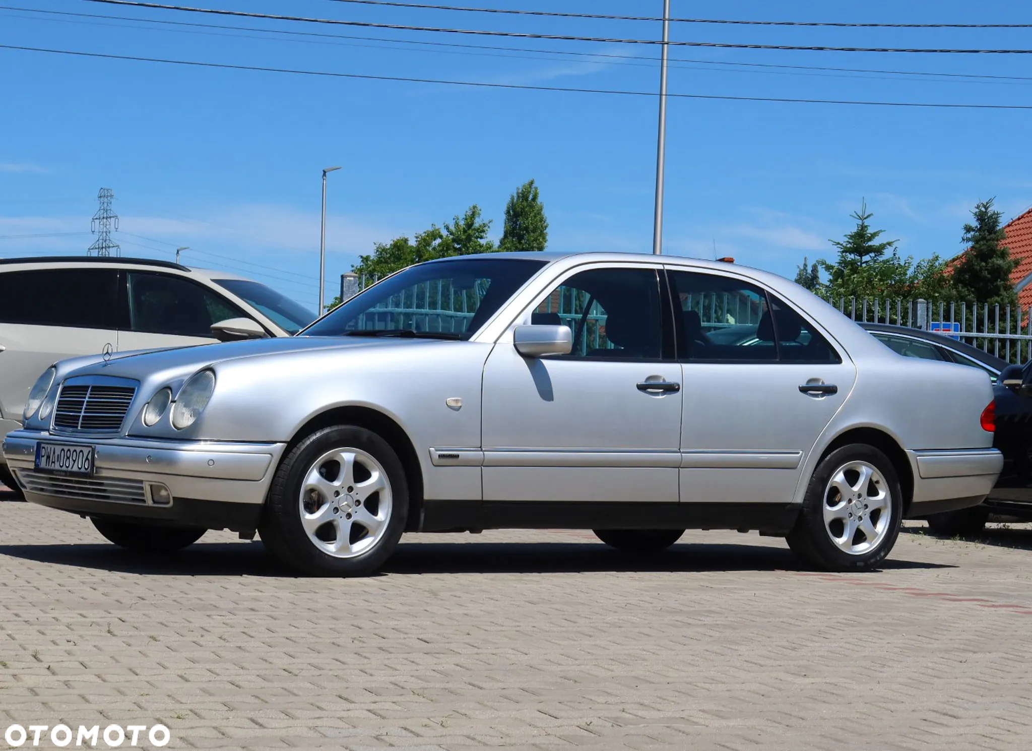 Mercedes-Benz Klasa E 240 Elegance - 32
