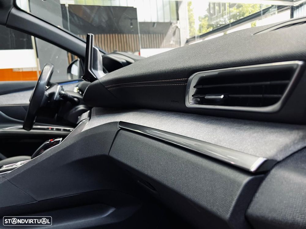 Peugeot 3008 1.6 Hybrid Allure e-EAT8 - 33