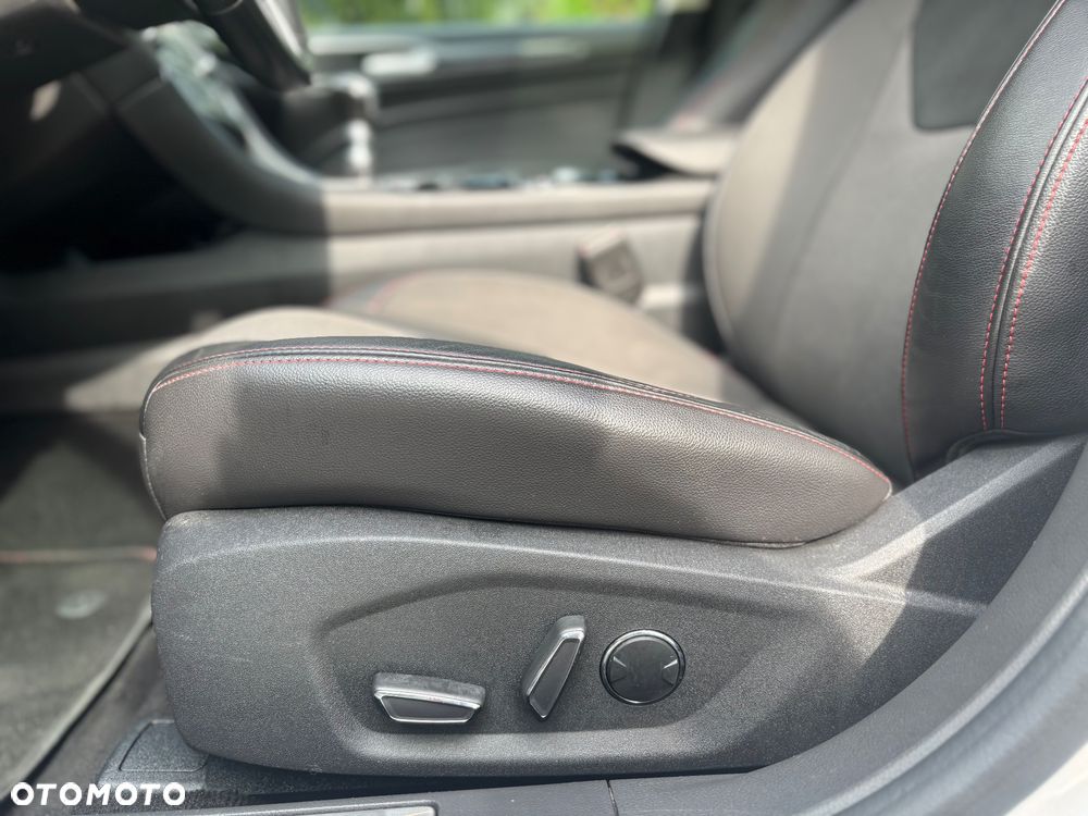 Ford Mondeo 2.0 TDCi ST-Line - 12