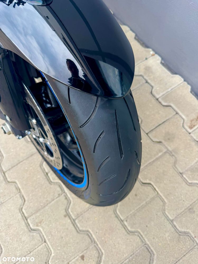 Suzuki GSX - 8