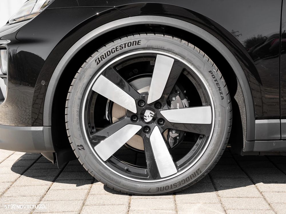 Porsche Macan Electric 4 - 9