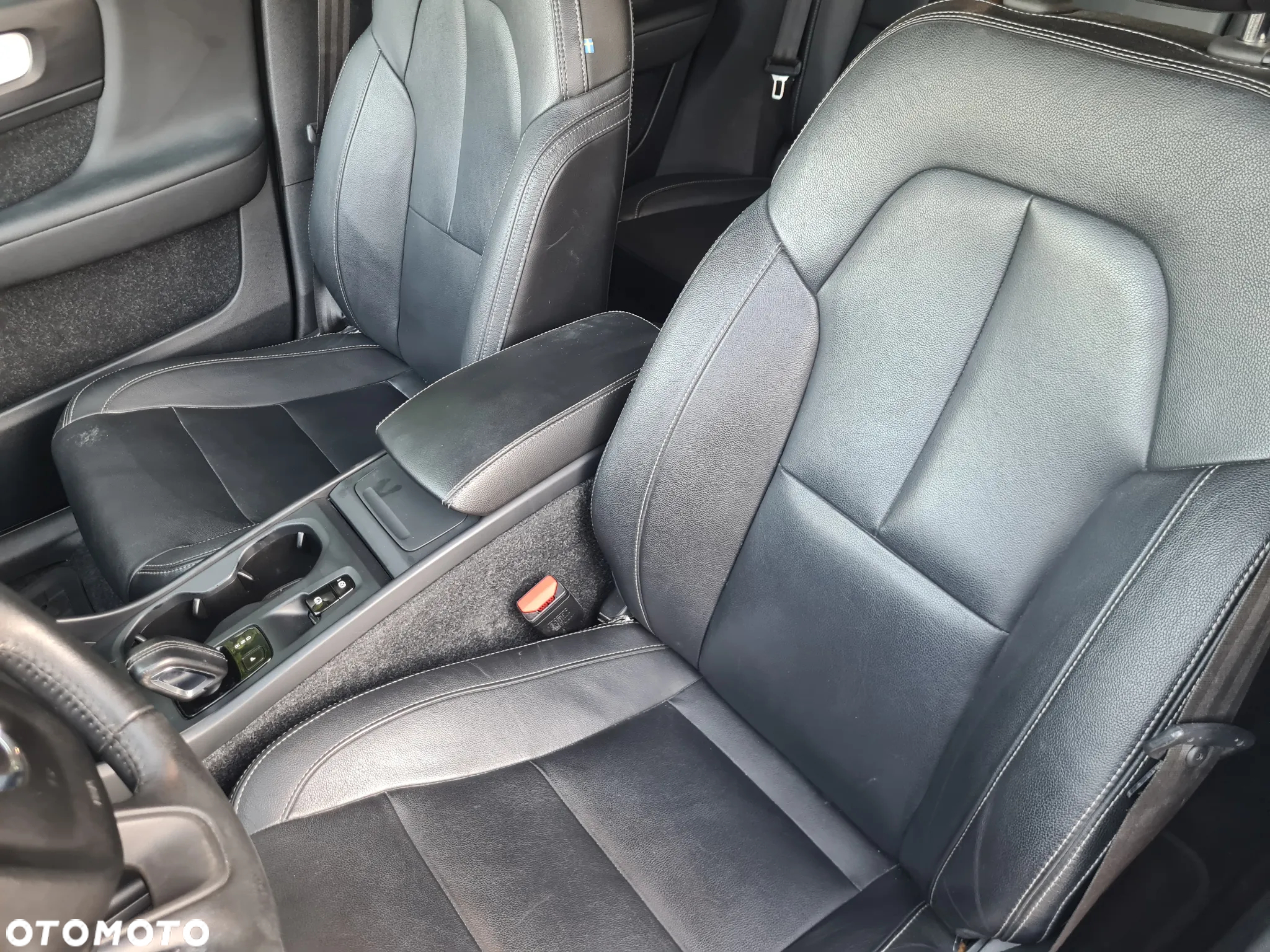Volvo XC 40 T5 AWD Momentum - 8