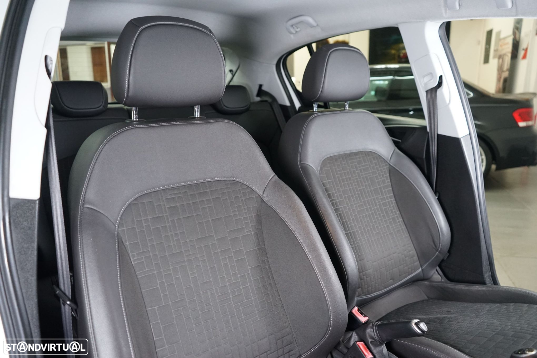 Opel Corsa 1.0 T Cosmo - 34