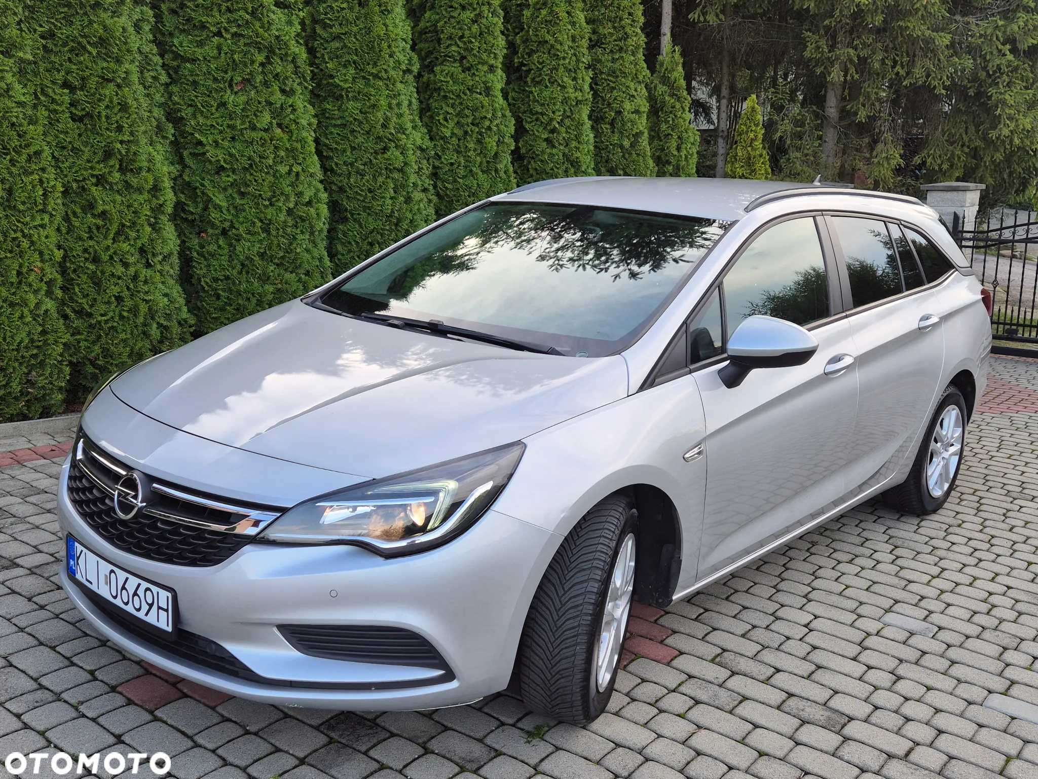 Opel Astra 1.6 CDTI DPF ecoFLEX Sports TourerStart/Stop Edition - 2