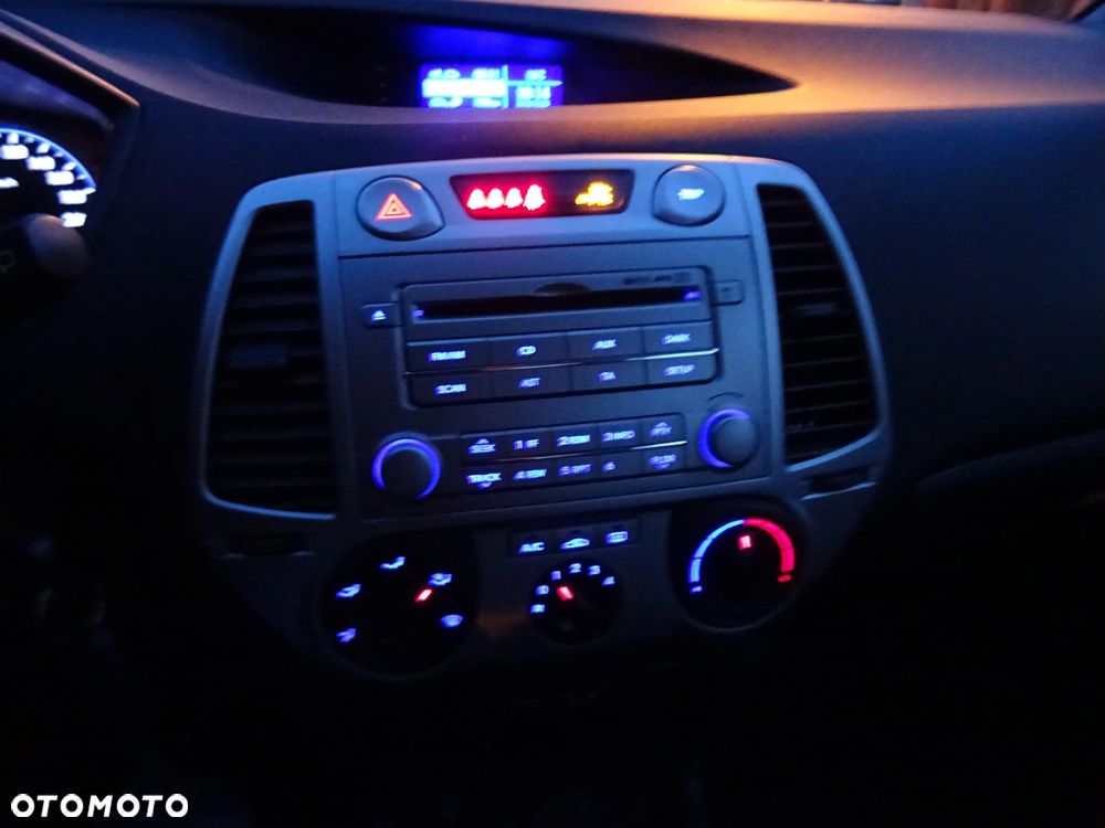 Hyundai i20 1.2 Style EU5 - 11