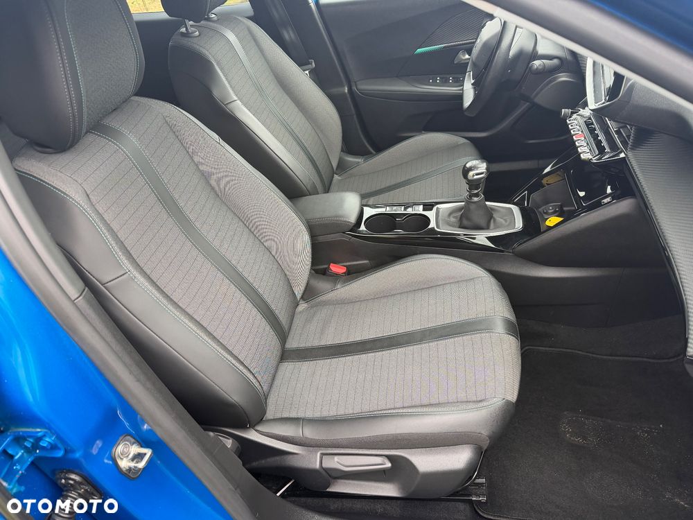 Peugeot 2008 1.2 Pure Tech GPF Allure S&S - 27