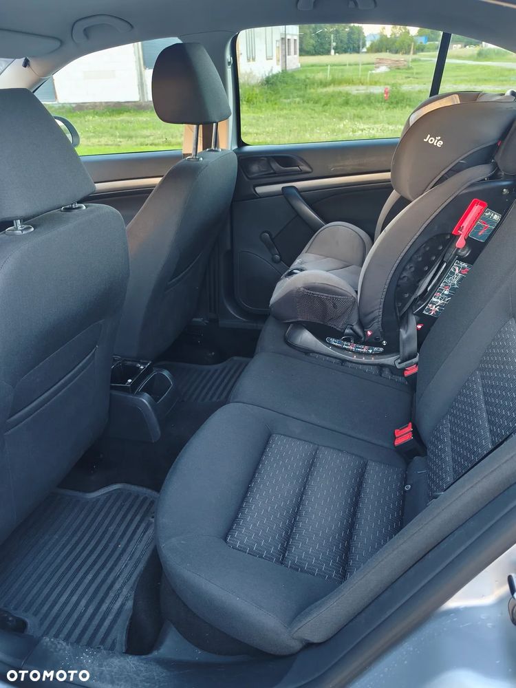 Skoda Octavia 1.6 Family Plus - 26