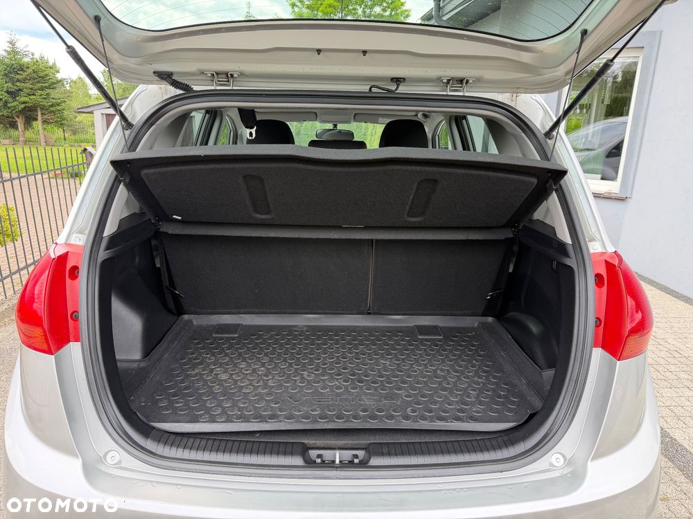 Kia Venga 1.6 CRDi 128 ISG Vision - 11