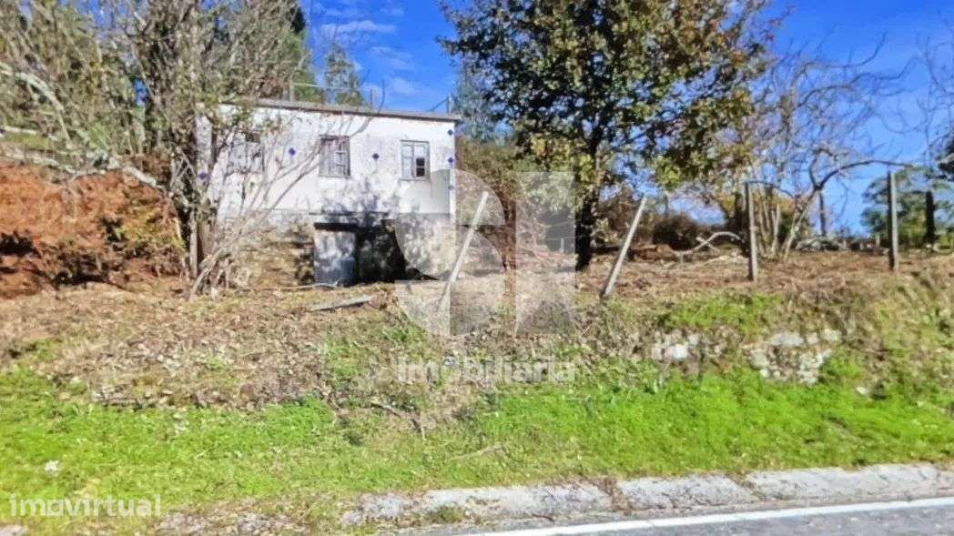 Lote de terreno com moradia - Grande imagem: 2/15