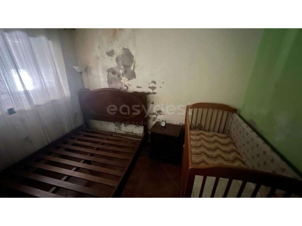 Moradia para recuperar no Carriço - Grande imagem: 4/17