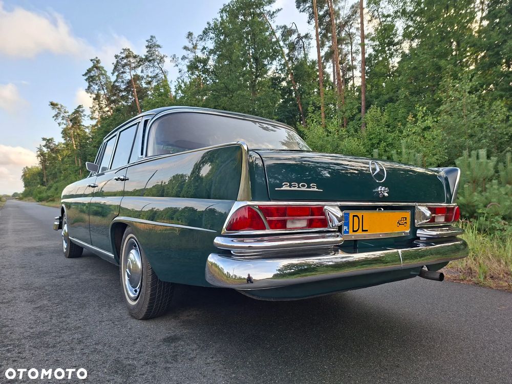 Mercedes-Benz W111 - 10