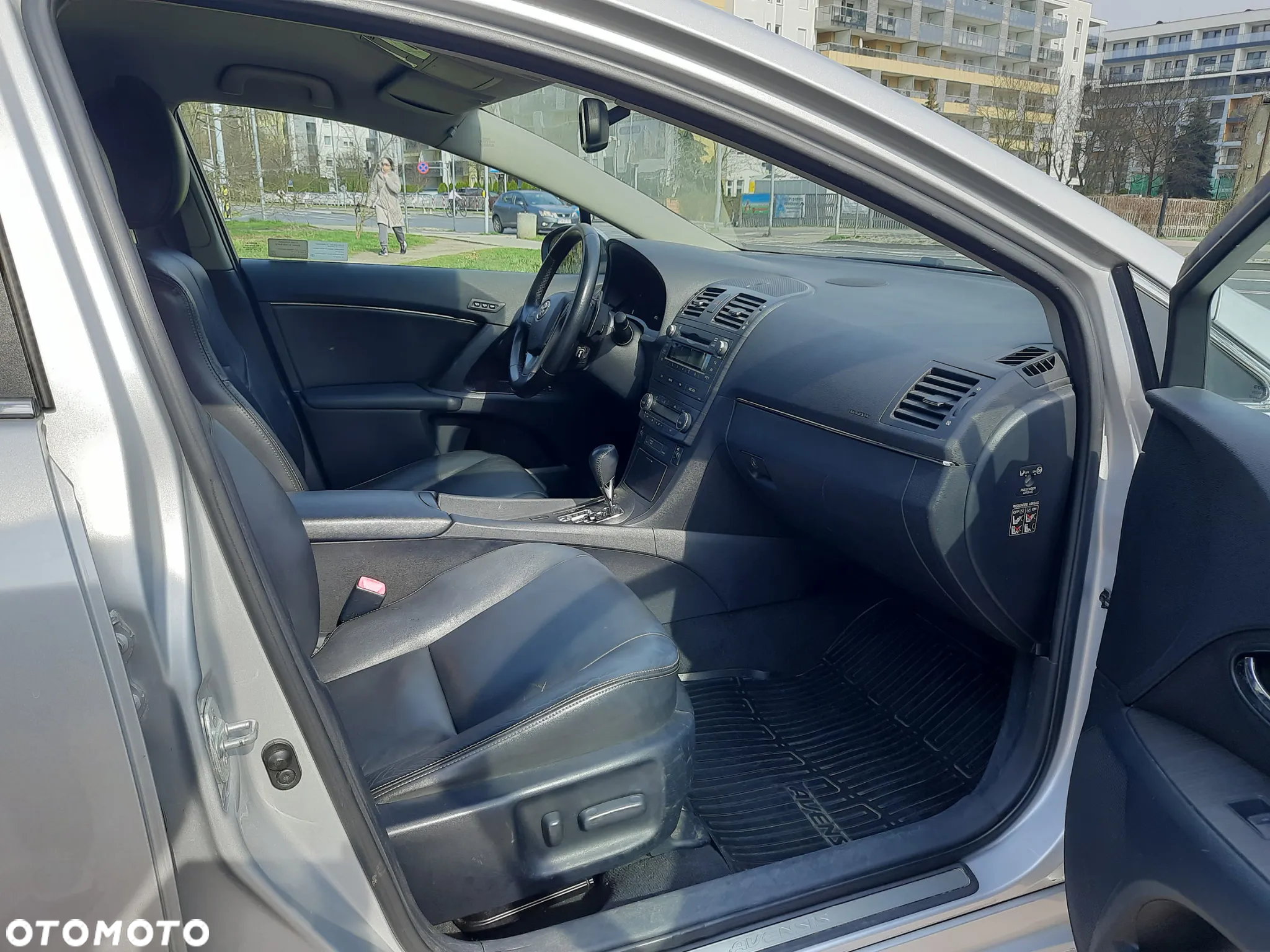 Toyota Avensis - 16