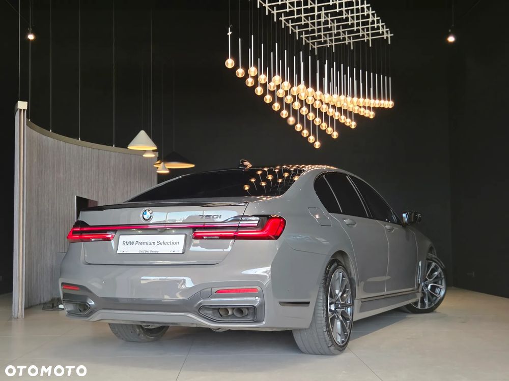 BMW Seria 7 750i xDrive sport - 7