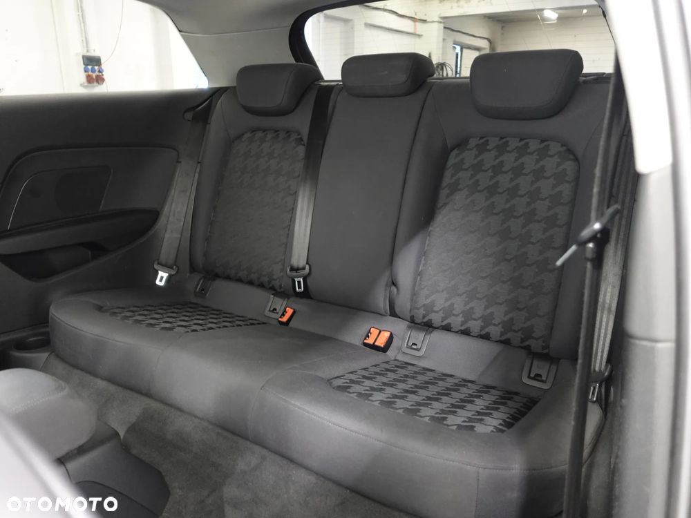 Audi A3 Sportback 2.0 TDI Ambiente - 22
