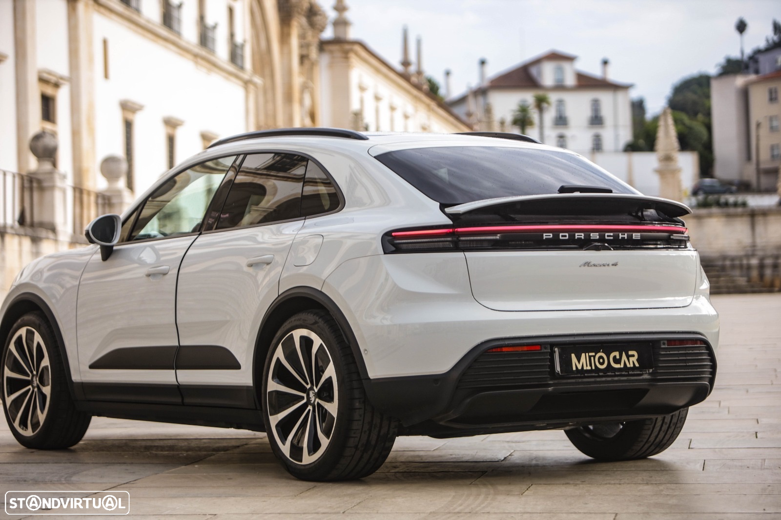 Porsche Macan Electric 4 - 4