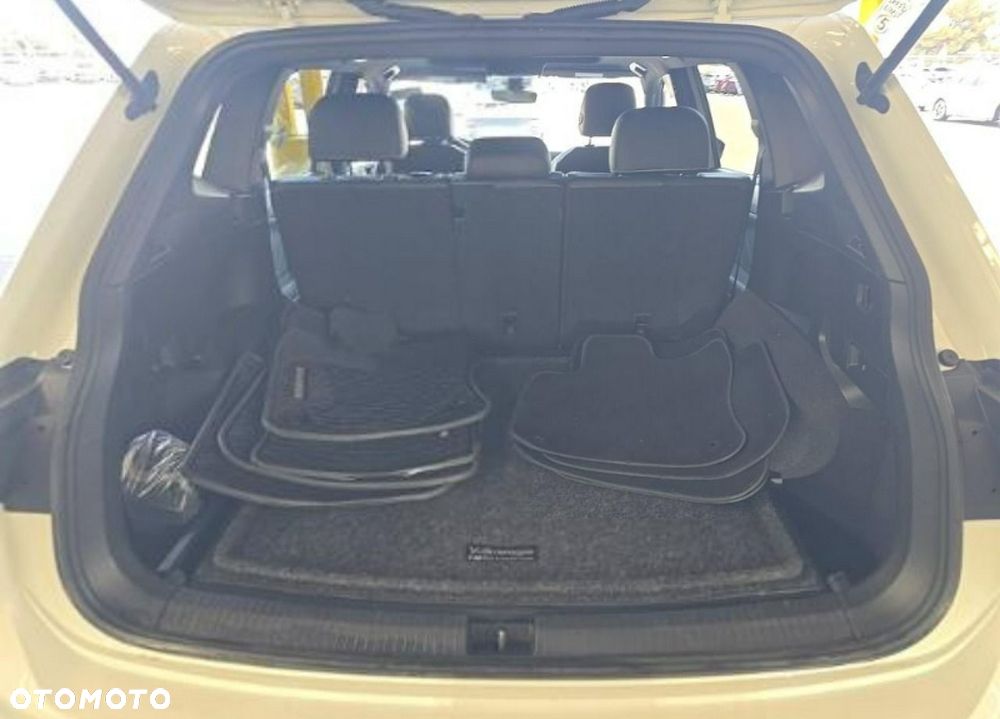 Volkswagen Tiguan - 12