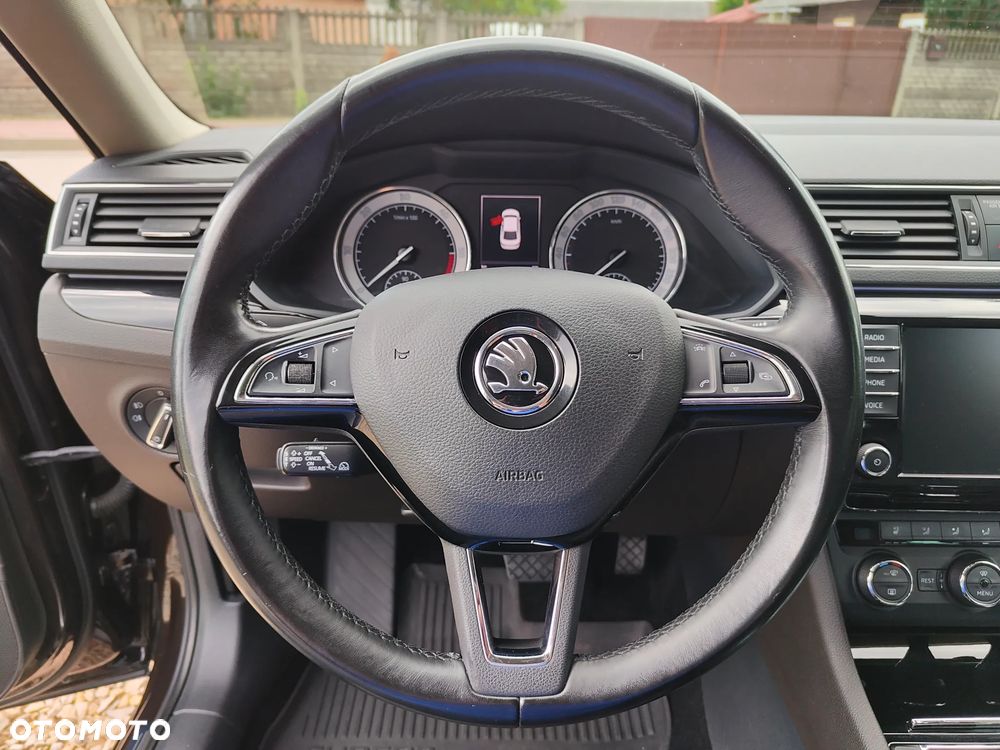 Skoda Superb 2.0 TDI L&K DSG - 22