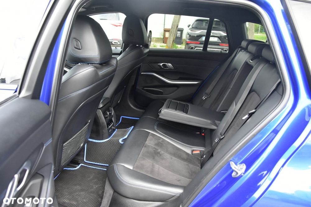 BMW Seria 3 320d xDrive M Sport sport - 30