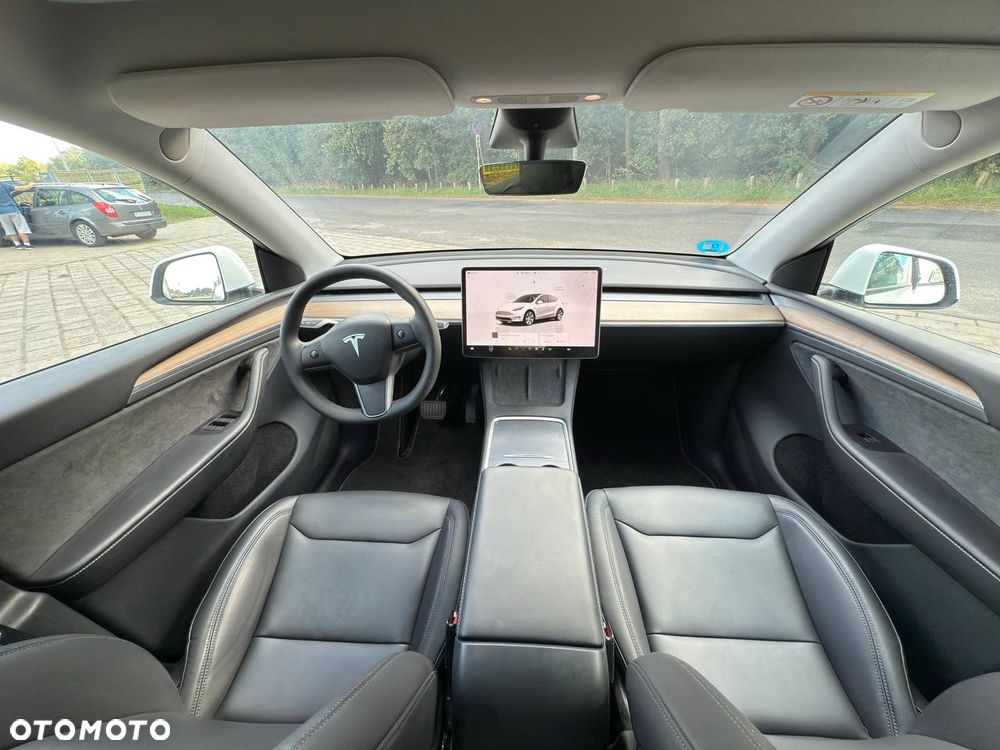 Tesla Y Long Range Dual Motor AWD - 2