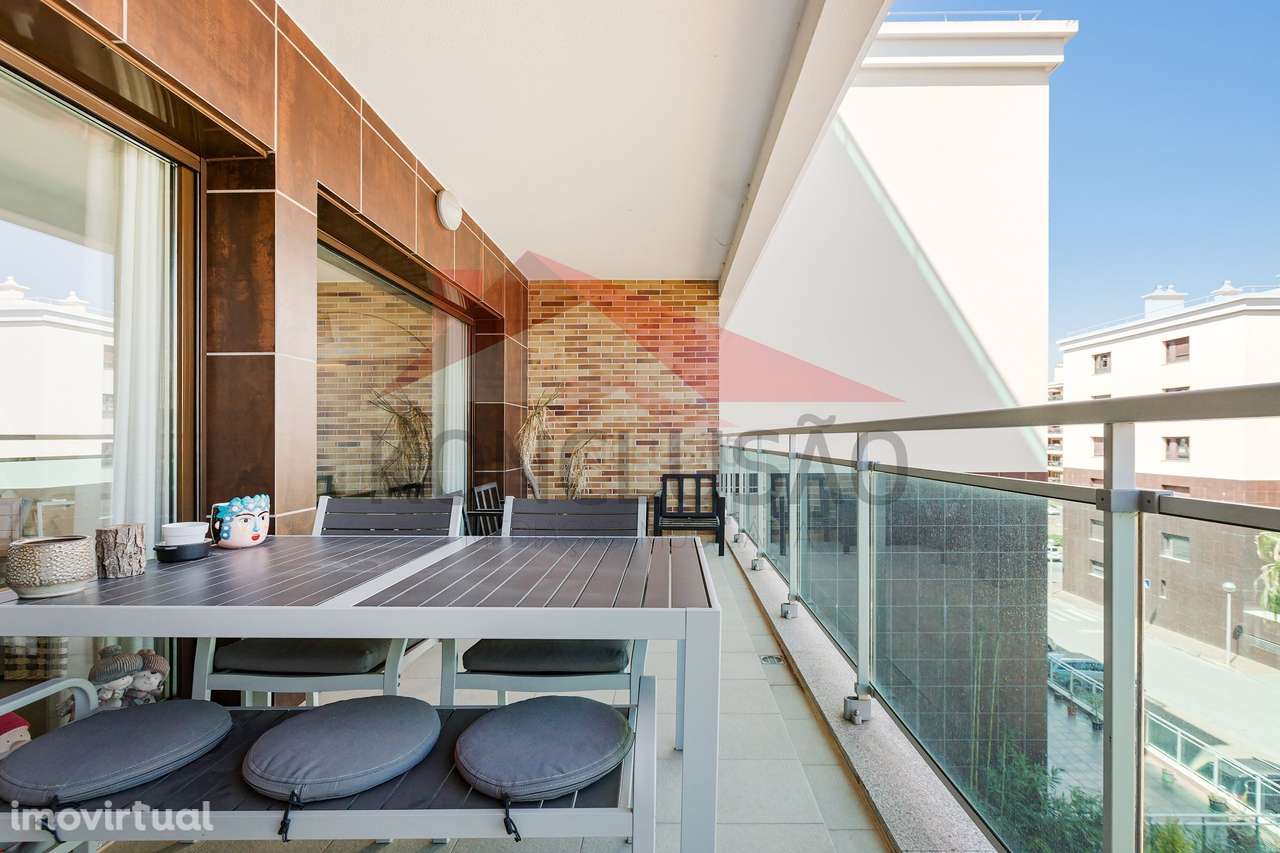 Terraços da Ponte - T3 em ótimo estado com garagem e arrecadação - Grande imagem: 5/29