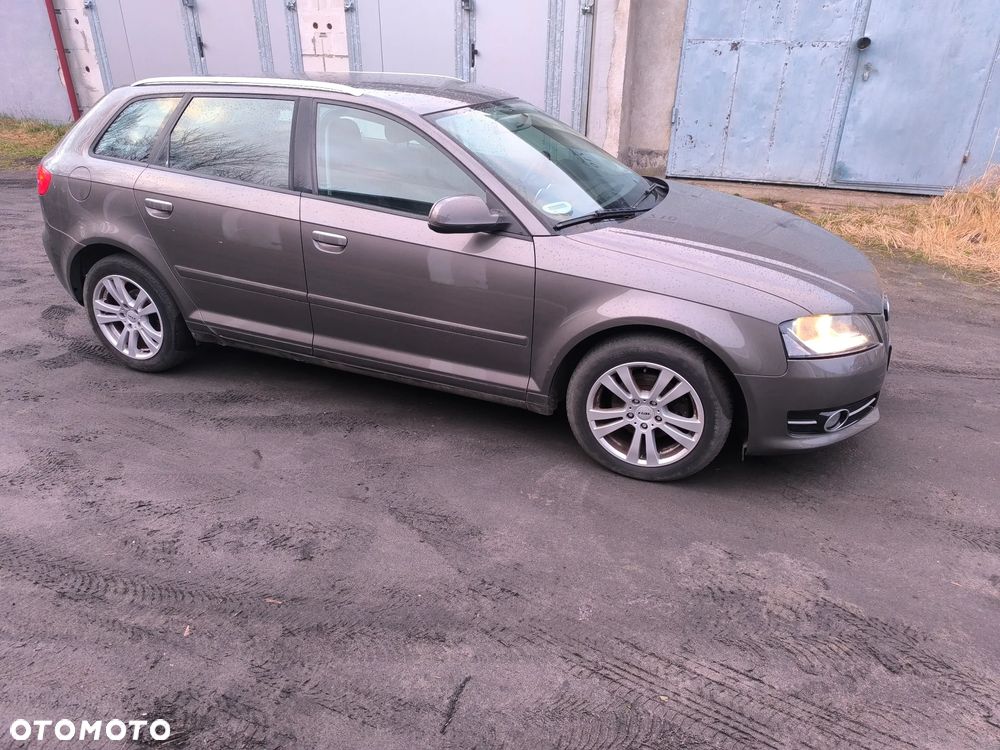 Audi A3 Sportback - 1
