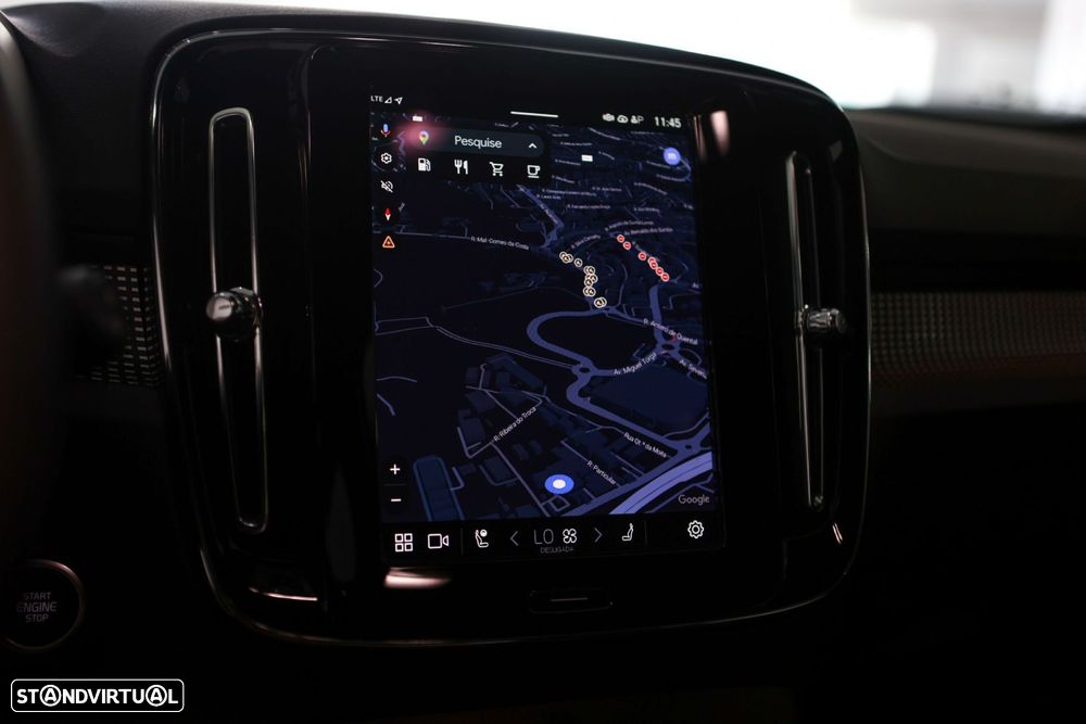 Volvo XC 40 2.0 B3 Plus Dark - 23