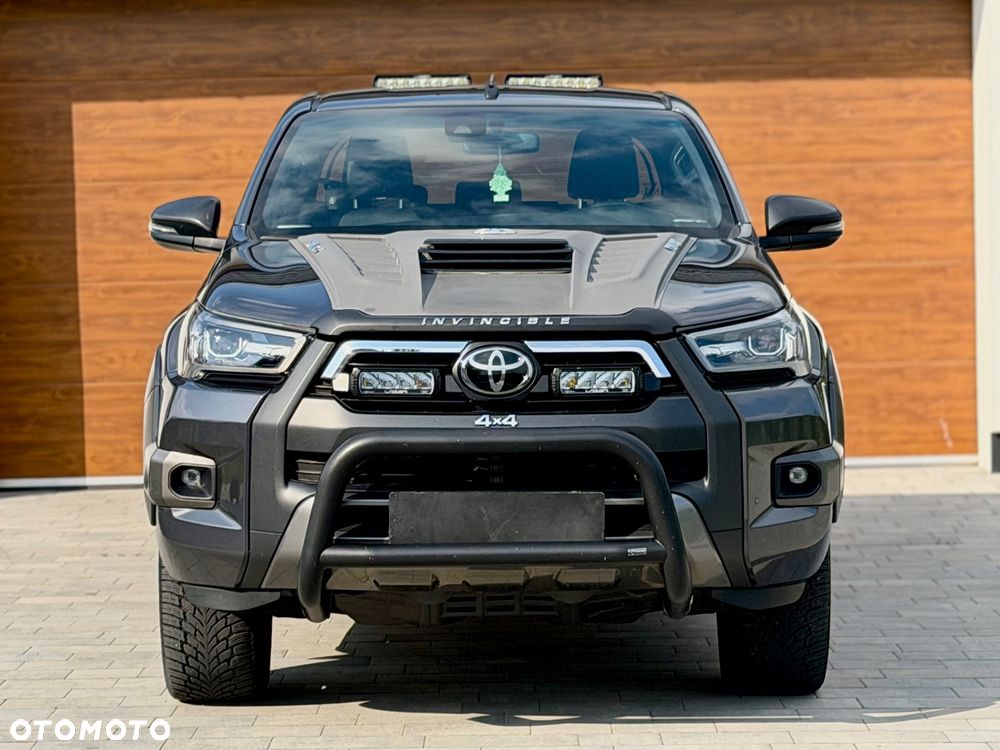 Toyota Hilux 2.8 D-4D Double Cab Invincible Sport 4x4 - 35