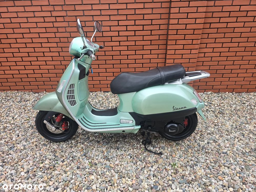 Vespa GTS - 5