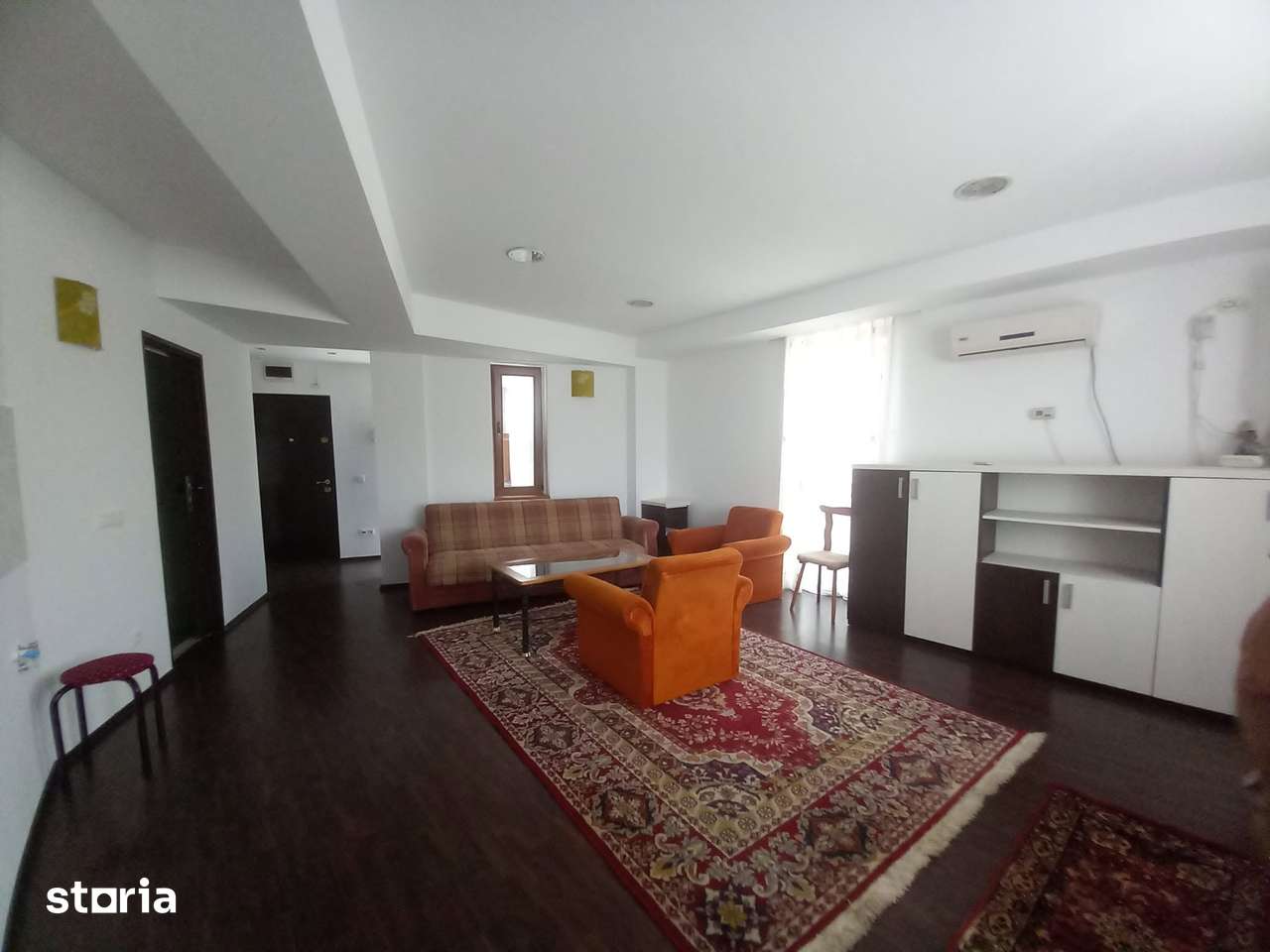 Orasul vechi, str. N. Titulescu, apt. cu 2 camere si garaj sub bloc ! — fotografia 3