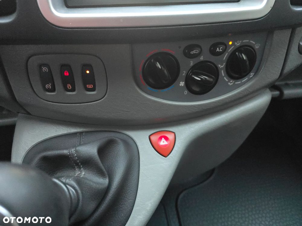Opel Vivaro - 22