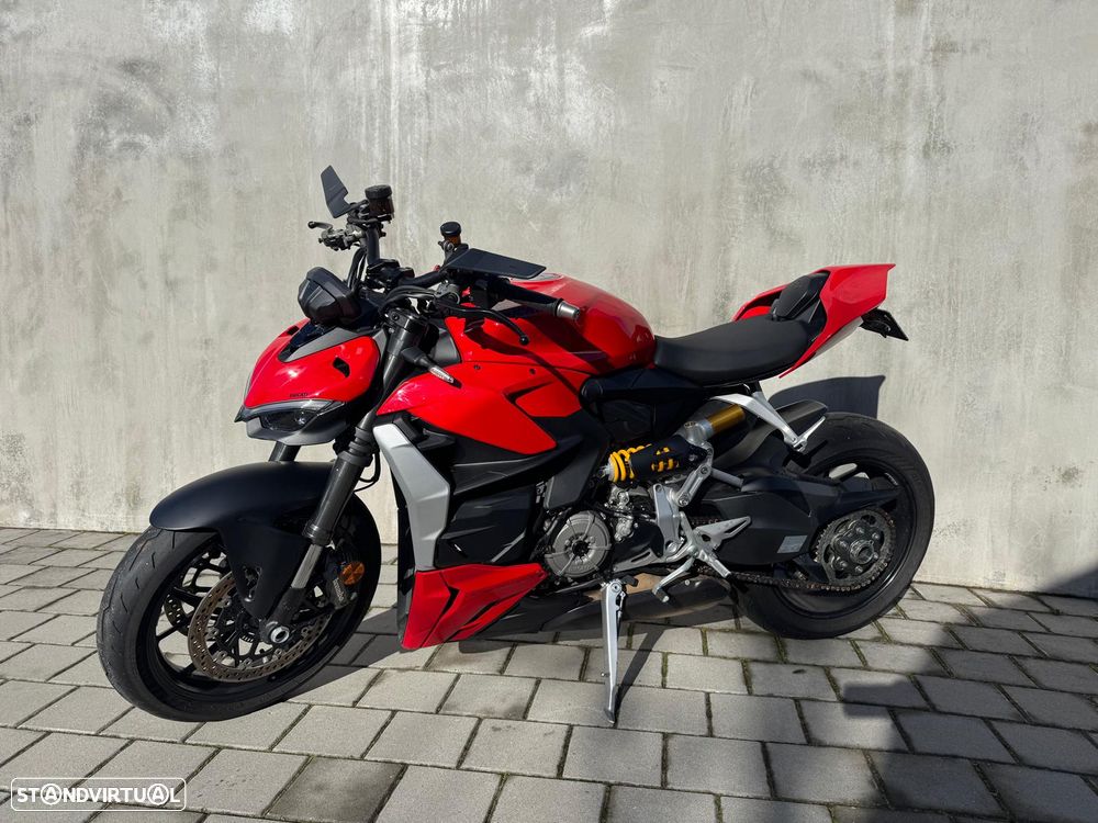 Ducati Streetfighter V2 - 3