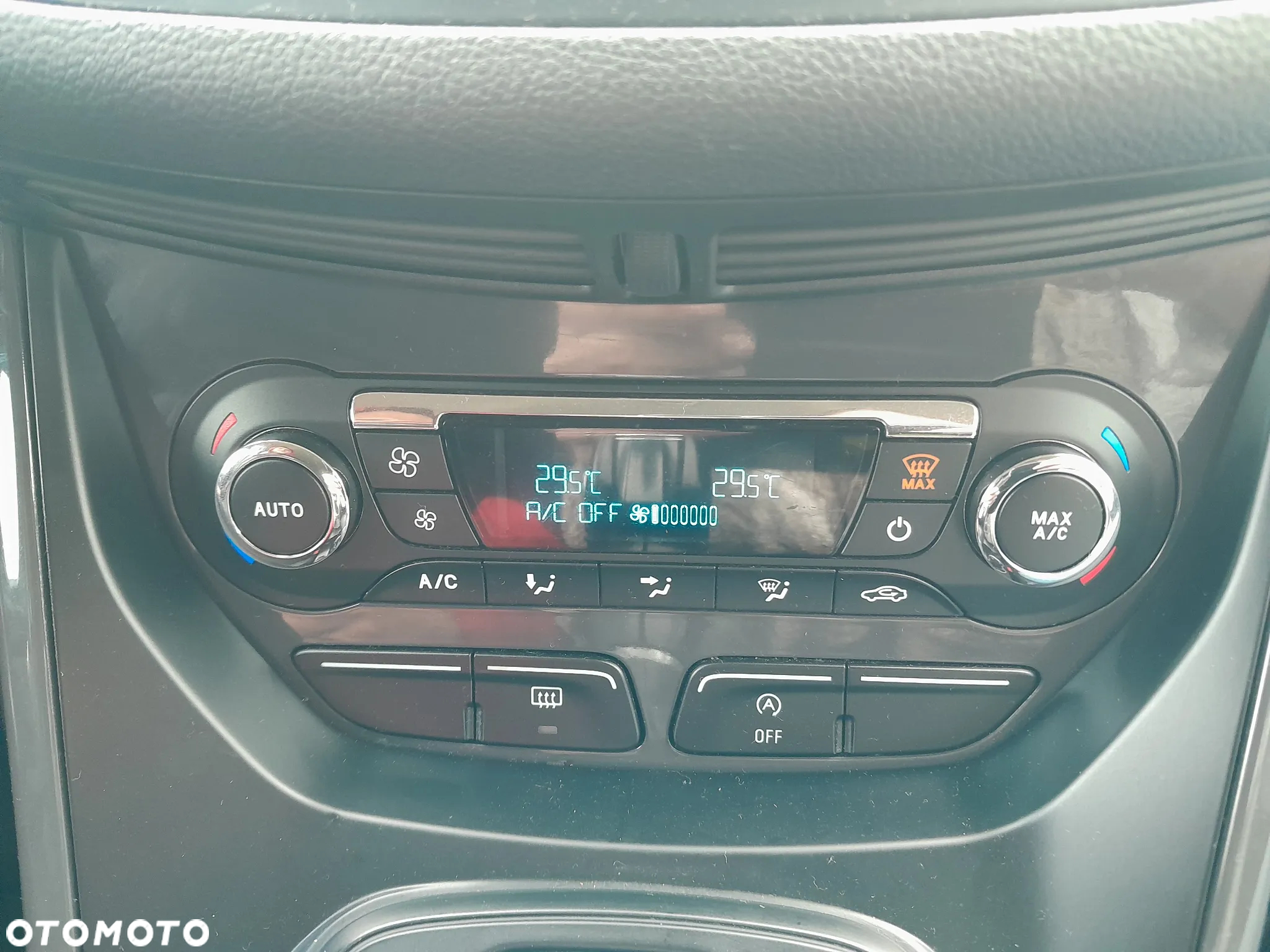 Ford Kuga 2.0 TDCi 4x4 Business Edition - 32