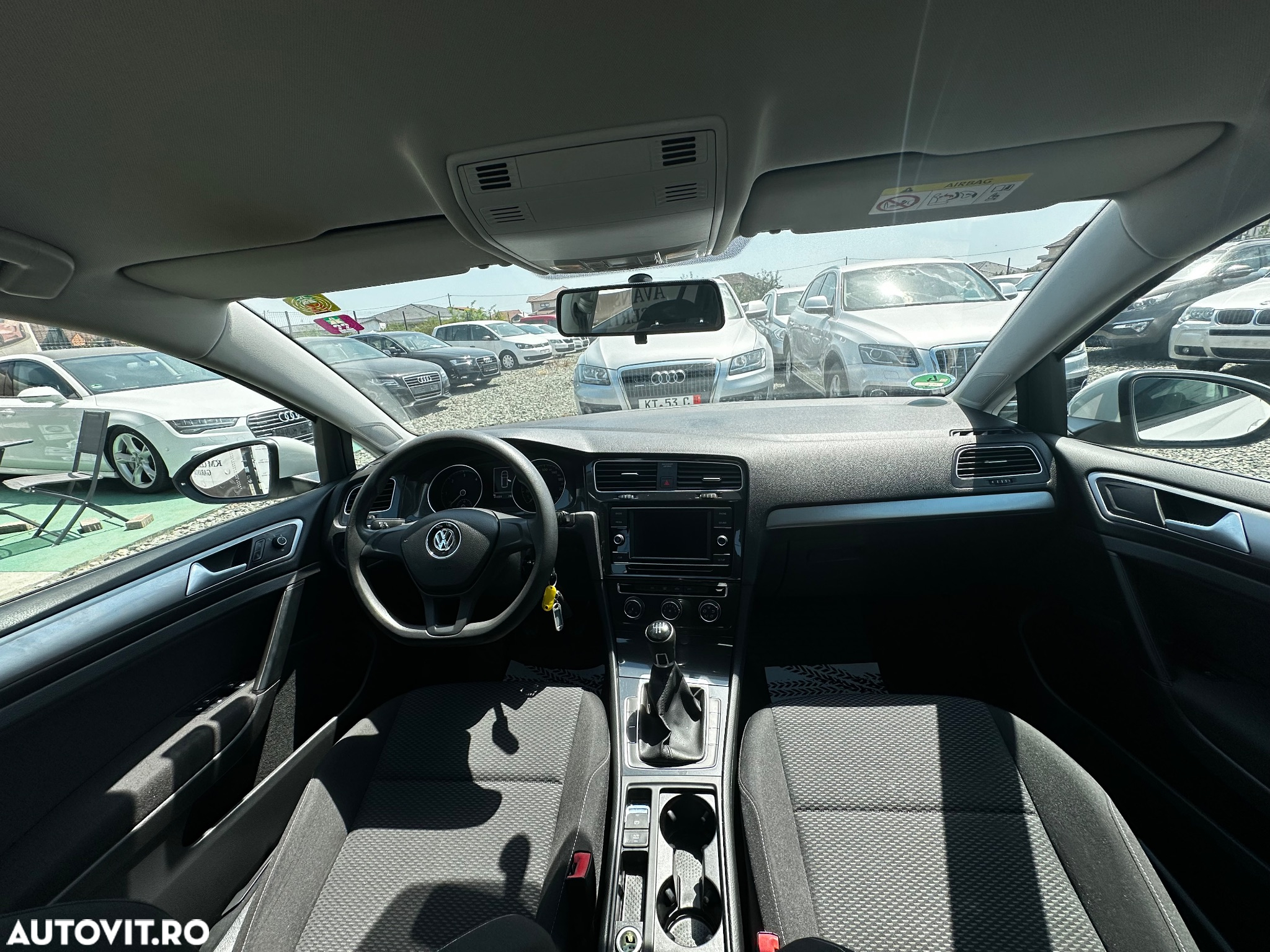 Volkswagen Golf - 11